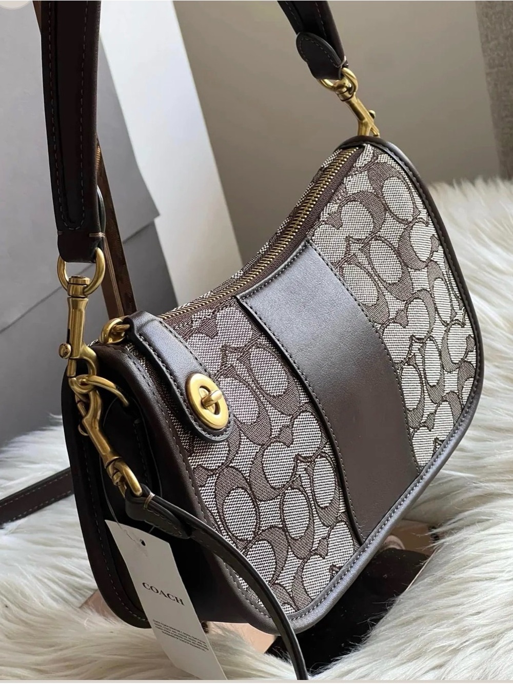 Coach Swinger Bag in Signature Jacquard